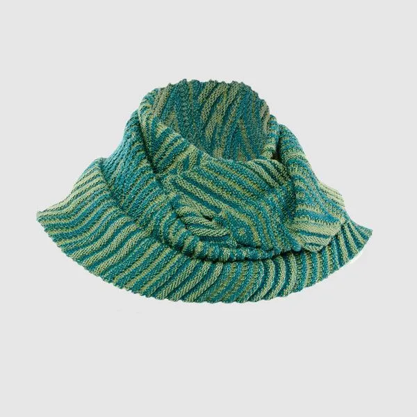 LANARTO slow fashion LANARTO slow fashion Loop-Schal Twist gestrickt aus mulesingfreier Merinowolle, Grün, – Produktbild 3 von 4