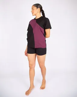 ÆVRIL ÆVRIL Unisex Yogashirt // Aubergine, Black // Bio-Baumwolle – Produktbild 1 von 1