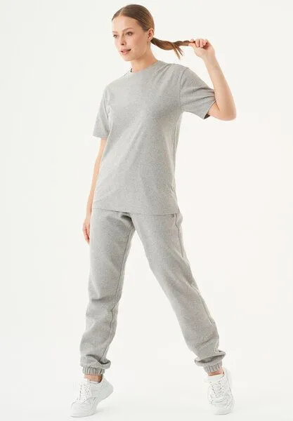 ORGANICATION ORGANICATION ESSENTIALS-TILLO-Unisex Basic T-Shirt aus Bio-Baumwolle, Grey melange, – Produktbild 2 von 3