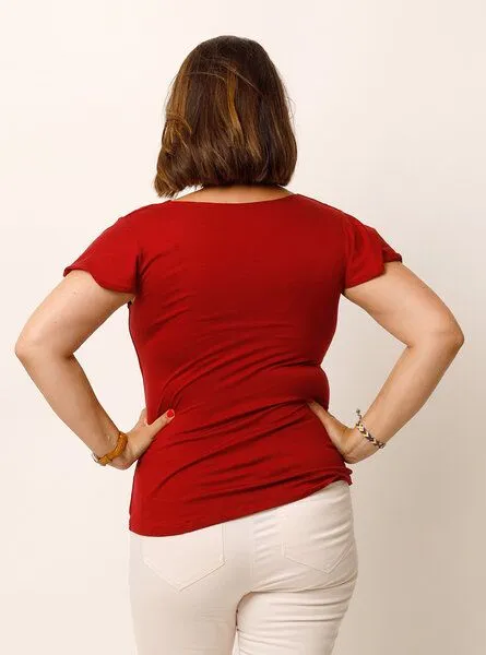Peaces.bio - handbedruckte Biomode Peaces.bio - handbedruckte Biomode Romantic Shirt aus TENCEL, Rot, – Produktbild 3 von 4