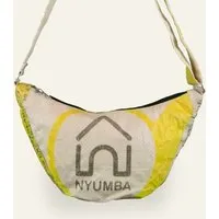 Nyuzi Blackwhite Nyuzi Blackwhite Upcycling MoonBag | Umhängetasche aus recycelten Zementsäcken, Gelb, – Produktbild 1 von 1