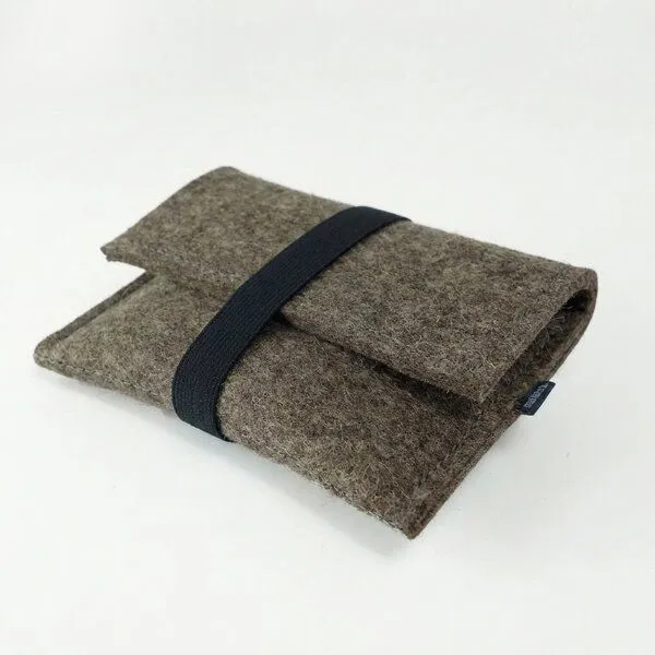 matilda k. manufaktur matilda k. manufaktur Kabel Organizer aus Wollfilz 'otto' in 2 Größen, Braun, – Produktbild 6 von 8