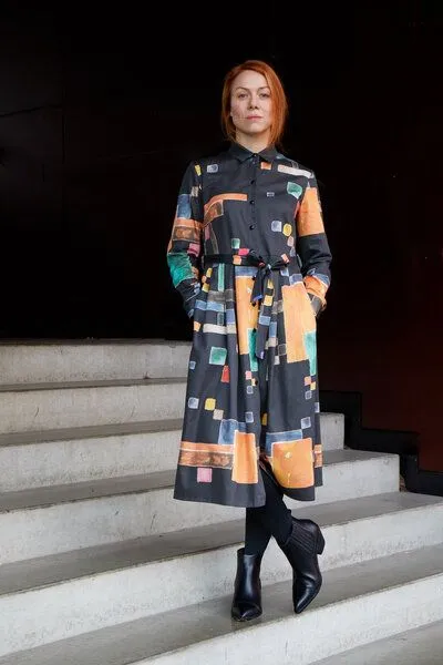 Sophia Schneider-Esleben Sophia Schneider-Esleben Dress Marie, Triadic - Damenkleid aus Bio-Baumwolle – Produktbild 2 von 3