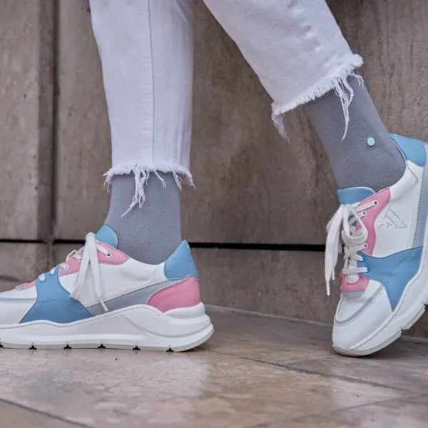 wysf. | what you stand for. wysf. | what you stand for. Socken, Piqué Strick mit Knopf, Bio-Baumwoll-Mix, Grau, – Produktbild 1 von 4