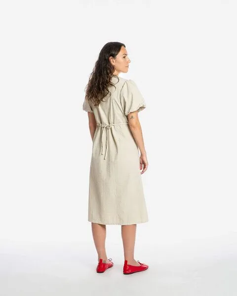 MATONA Matona Midikleid | V-Neck Dress | aus Bio-Baumwolle | GOTS-zertifiziert, Sand, – Produktbild 2 von 4