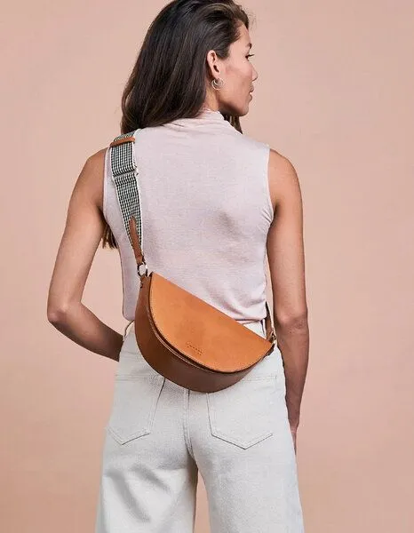 O MY BAG O MY BAG Cross Body Bag LAURA - Classic Leather, Cognac classic (braun), – Produktbild 4 von 4