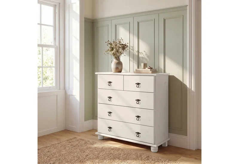 OTTO home Kommode Finca, aus massivem Kiefernholz, mit Schubladen für Stauraummöglichkeiten, Weiß, – Produktbild 5 von 5