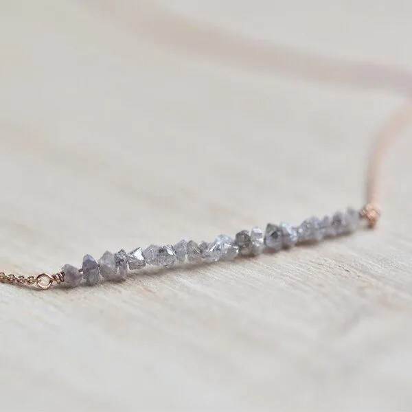 Eppi Eppi Goldener Choker mit rosa ungeschliffenen Diamanten Wandalee, Weiß, – Produktbild 2 von 3