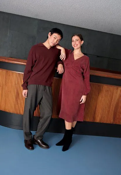Givn Berlin Givn Berlin Midi Kleid GBANISSA aus Cupro (Bemberg), Cranberry, – Produktbild 4 von 4