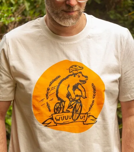 päfjes päfjes Wuuuu der Bär fährt Rad / Fahrrad - Fair Wear Männer Unisex Bio T-Shirt Siebdruck - 2c, Natur, – Produktbild 2 von 4