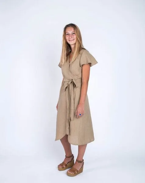 Aatise Aatise 100% Leinen-Wickelkleid mit Schmetterlingsärmeln Zargot, Beige, – Produktbild 2 von 4