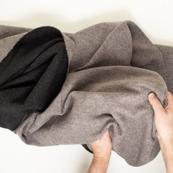 Tuchfabrik Mehler Tuchfabrik Mehler Wollstoff "Flauschloden" doubleface | 100% Schurwolle (89,80 €/m), Braun/schwarz, – Produktbild 1 von 3