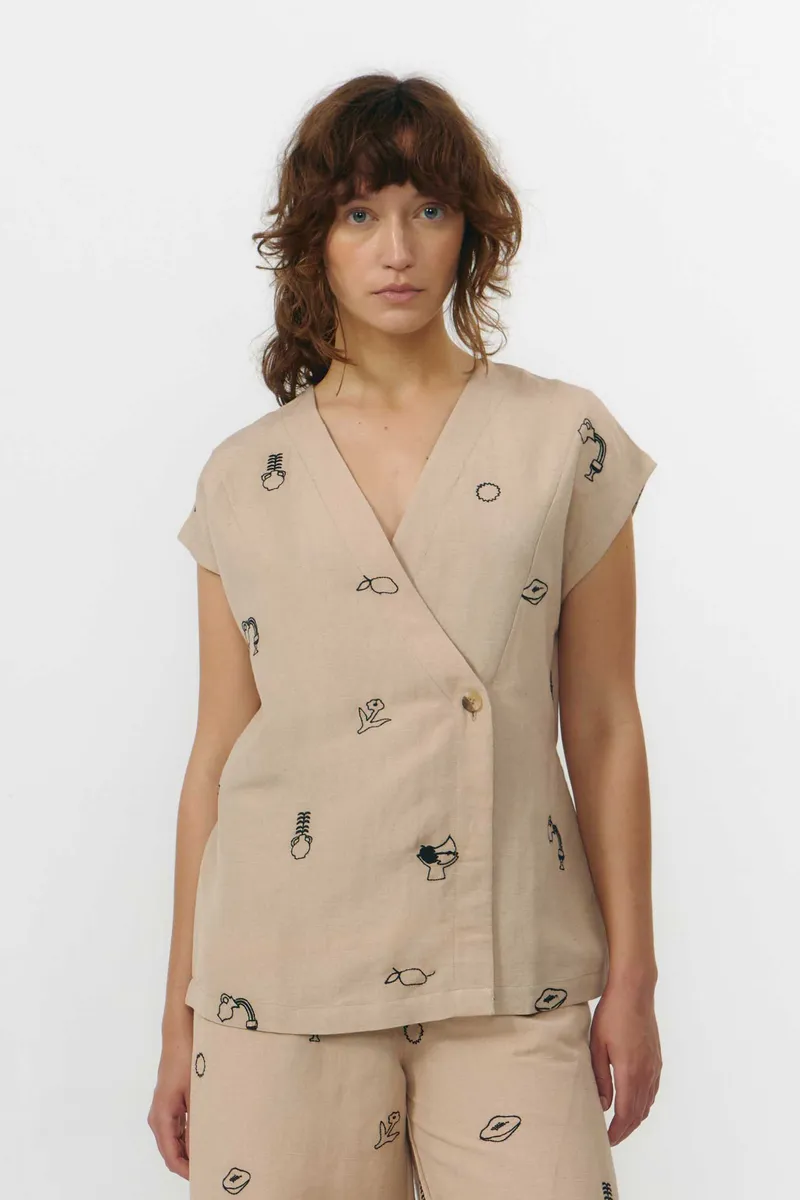 SUITE13LAB SUITE13LAB Damen vegan Weste Kiso Stickerei Beige, Beige, – Produktbild 1 von 1