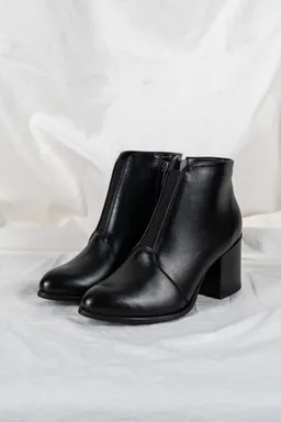 AGAZI AGAZI Damen vegan Stiefel Hana Schwarz – Produktbild 1 von 1