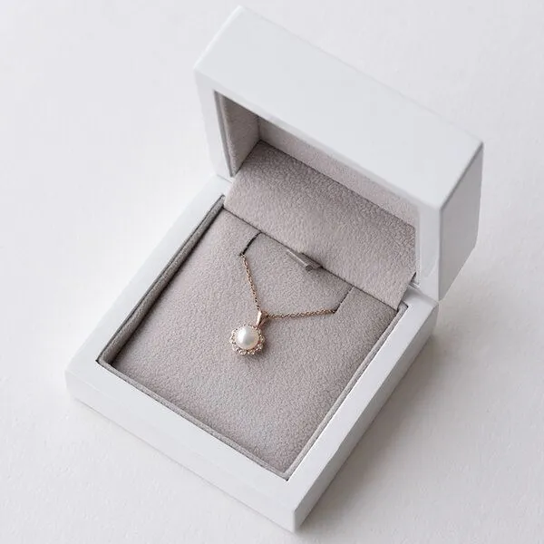 Eppi Eppi Goldene Halo-Halskette mit Perle und Diamanten Maviga, Rosa, – Produktbild 4 von 4