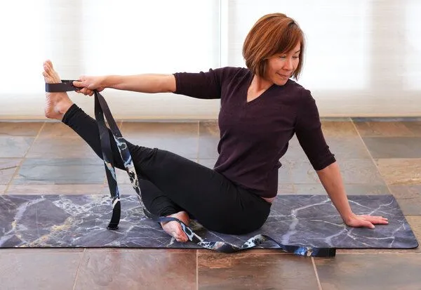 LAAY LAAY Premium Yogagurt Black Marble – Produktbild 3 von 4