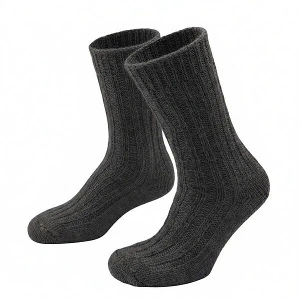 Opi and Max Opi and Max 3 Paar dicke Alpaka-Wollsocken – 65 % Wolle, 35 % Alpaka – warm, weich & langlebig – Unisex Socken für Damen & Herren, ideal für drinnen & draußen, Dunkelgrau, – Produktbild 1 von 1