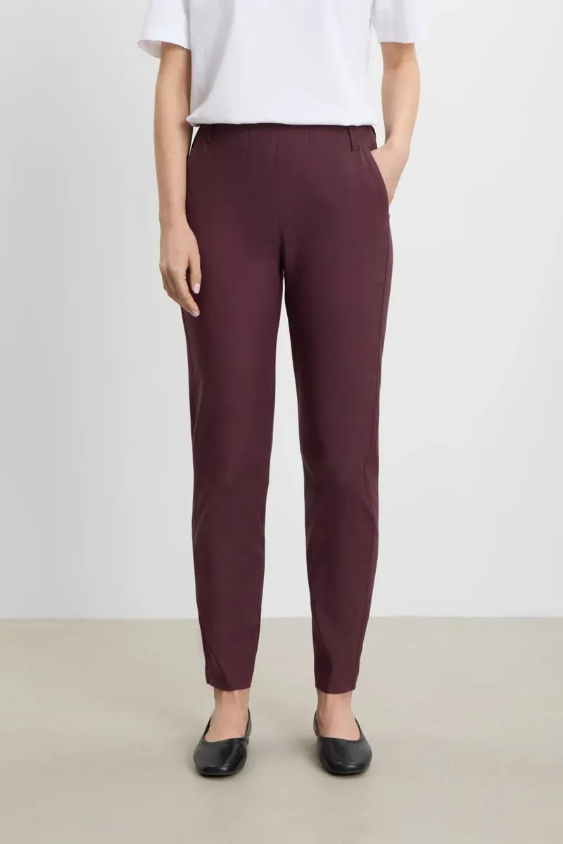 LAURIE LAURIE Damen vegan Hose Taylor Regular-Passform Kurze Länge, Dunkelpflaume, Violett, – Produktbild 2 von 2