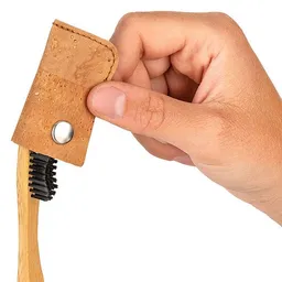 Kork-Deko Kork-Deko Schutzhülle für Zahnbürste aus Korkstoff mit Druckknopf als Verschluss – Produktbild 1 von 1