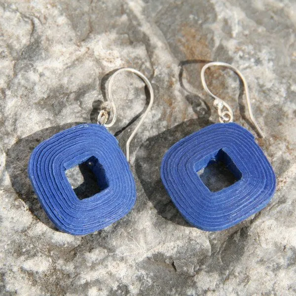 Sundara Sundara Ohrringe "Diamant", handgeschöpftes Recycling Baumwollpapier, Blau, – Produktbild 1 von 2