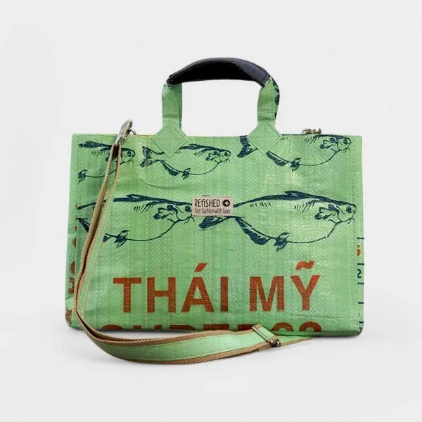 REFISHED fair fashion REFISHED fair fashion Tasche 'ISOLDE BAG', #fish hellgrün, – Produktbild 1 von 5