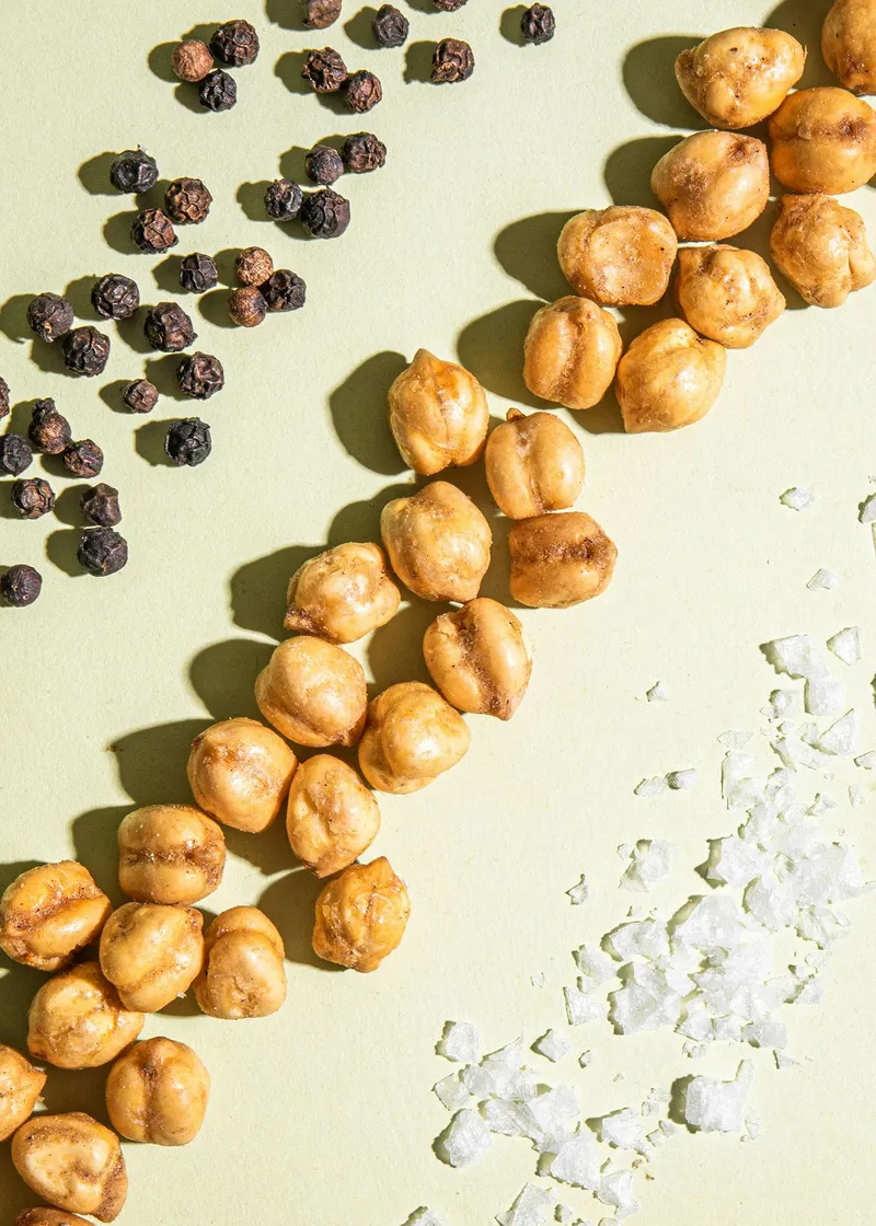 KoRo Geröstete Kichererbsen mit Salz und Pfeffer 1 kg – Produktbild 4 von 5