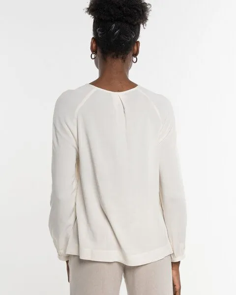 Alma & Lovis Alma & Lovis Legeres Blusenshirt aus fließendem EcoVero | Raglanbluse, Floral white (weiss), – Produktbild 4 von 4