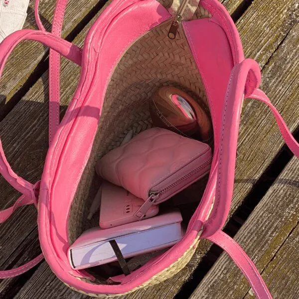 NATUREHOME NATUREHOME Palmblatt-Tasche mit stilvollen Pinken Leder-Highlights 37x12x16cm – Produktbild 3 von 4