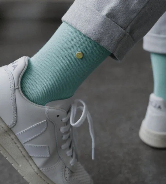wysf. | what you stand for. wysf. | what you stand for. Socken, Piqué Strick mit Knopf, Bio-Baumwoll-Mix, Grün (mintgrün), – Produktbild 2 von 4
