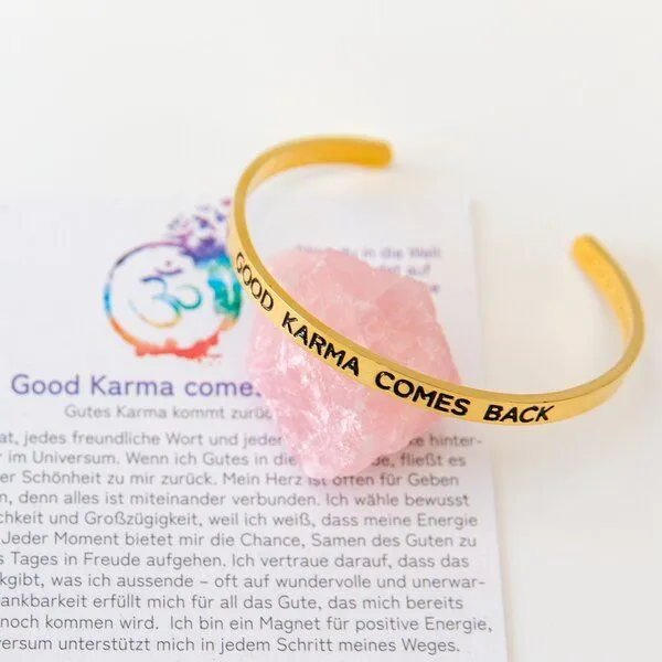 Divasya Divasya Armreif mit Gravur vergoldet Good Karma comes back – Produktbild 1 von 4