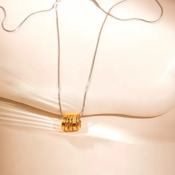 ELEKTROPULLI ELEKTROPULLI schlichte Kette 1mm schmal mit Ring Anhängern, Längen: 45 cm / 55 cm / 65 cm, Silber kette mit gold ringen, – Produktbild 3 von 4