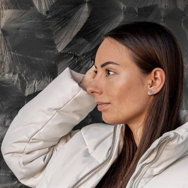 pakilia pakilia Silber Ohrstecker Blume Kugel Fair-Trade und handmade – Produktbild 4 von 4