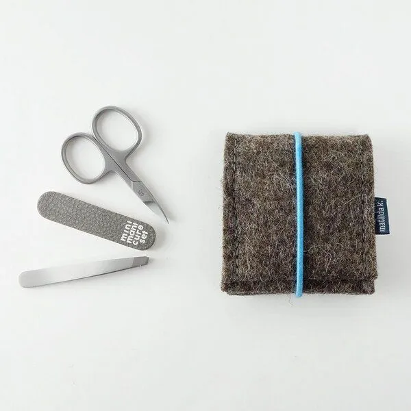 matilda k. manufaktur matilda k. manufaktur mini-maniküre-set 'ella' aus Wollfilz mit Rundgummi-Verschluß in vielen Farben, Braun, – Produktbild 5 von 8