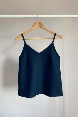 gust. gust. Leinentop - V-Ausschnitt - Linen V-neck top - 100% Bio-Leinen – Produktbild 1 von 1