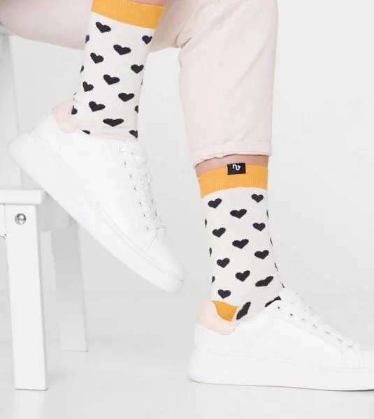 Natural Vibes Natural Vibes Bunte Socken Bio GOTS | Herren Damen Socken | Herzen – Produktbild 3 von 5