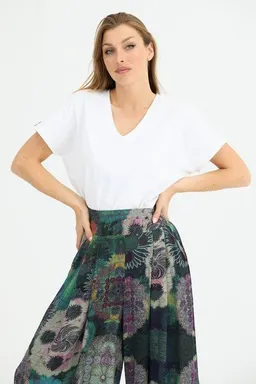 KOKOworld KOKOworld Bluse Saja – weiche Viskose weiter Schnitt reversible V-Ausschnitt – bequem für Yoga – Fair produziert – Produktbild 1 von 1