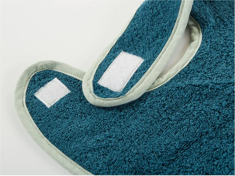 HANS NATUR HANS NATUR Lätzchen mit Klettverschluss Bio Baumwolle 2er Set Maße 32 x 27 cm, Blau, – Produktbild 2 von 2