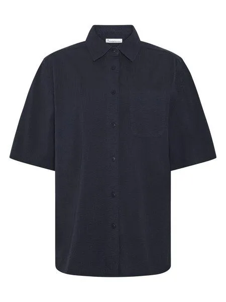 KnowledgeCotton Apparel KnowledgeCotton Apparel Lockere Seersucker-Bluse mit kurzen Ärmeln aus Bio-Baumwolle, Blau-night-sky, – Produktbild 2 von 2