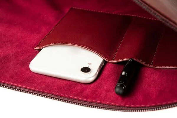 GREVIRO GREVIRO Laptop & Device Tasche aus Kaktusleder (vegan) - für MacBook, iPad, Surface, Galaxy & HP EliteBook bis 14", Bordeaux, – Produktbild 3 von 3