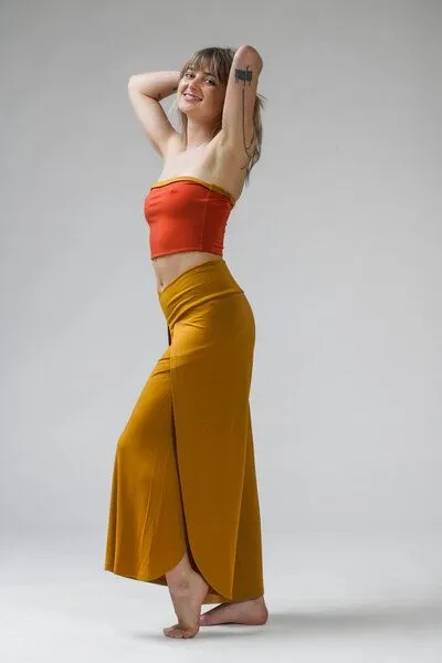 YogiLiebe YogiLiebe Yoga Pant "Lakshmi" Tencel, Mustard, – Produktbild 1 von 3