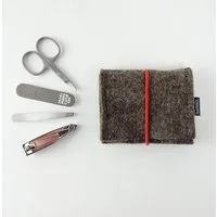 matilda k manufaktur matilda k. manufaktur mini-maniküre-set 'jacob' (mit Nagelknipser) aus Wollfilz mit Rundgummi-Verschluß in vielen Farben, Braun, – Produktbild 1 von 8