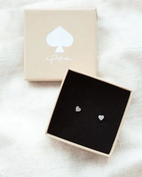 pikfine pikfine mini Ohrstecker "tiny heart" / silber oder vergoldet, Silver, – Produktbild 2 von 2
