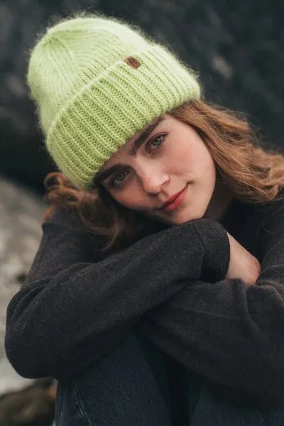 Kopyto Kopyto SAOLA – Flauschige Mütze aus Mohair und Seide, Limegrün (grün), – Produktbild 1 von 3