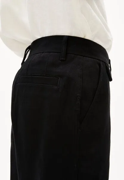 ARMEDANGELS ARMEDANGELS ALVAARO PREMIUM - Herren Chino Hose aus Bio-Baumwoll Mix, Black, – Produktbild 2 von 3