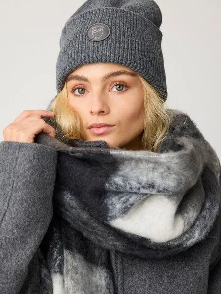 KnowledgeCotton Apparel KnowledgeCotton Apparel Woll-Mütze - Rib Beanie - aus 100% Merino Wolle, Grau (dark grey melange), – Produktbild 2 von 4