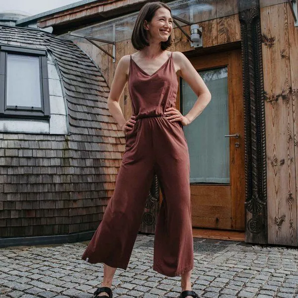 Vresh Clothing Vresh Clothing Velicity - Jumpsuit mit TENCEL (TM) Lyocell, Rotbraun, – Produktbild 1 von 4