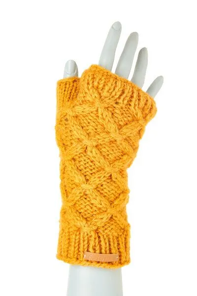 short'n'pietz short'n'pietz Schurwollhandstulpen mit Rautenzopfstrickmuster, handgestrickt, Senf, – Produktbild 1 von 2