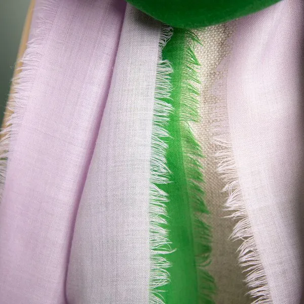 nahtur-design nahtur-design 2 Wolltücher "hauchfein", Rosa-grün (grün), – Produktbild 4 von 4