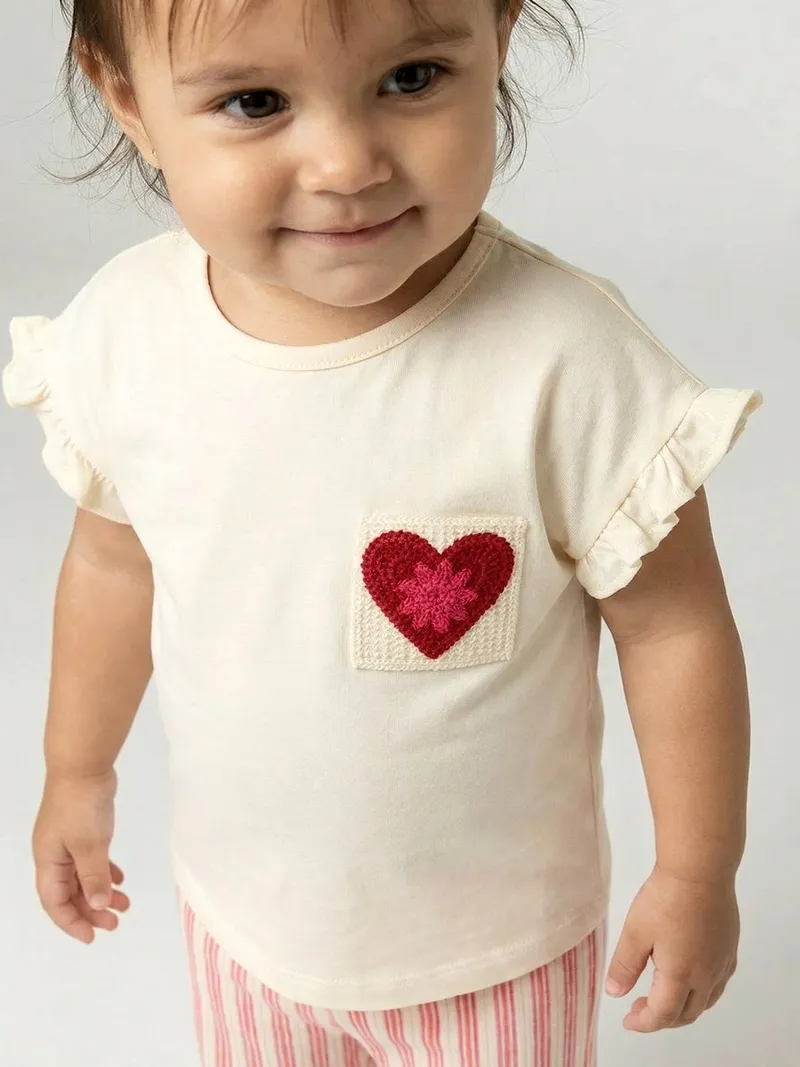 Vertbaudet Baby T-Shirt mit Häkel-Herz und Rüschenärmeln, Wollweiß, – Produktbild 1 von 4