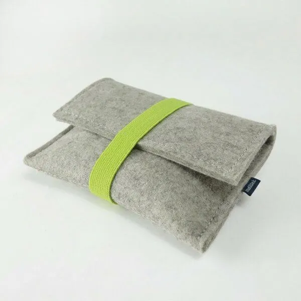 matilda k. manufaktur matilda k. manufaktur Kabel Organizer aus Wollfilz 'otto' in 2 Größen, Hellgrau, – Produktbild 7 von 7